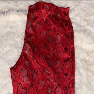 Plus size Snakeskin Leggings